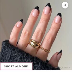Glamnetic Caviar Short Almond Nails